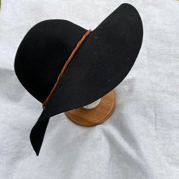 D&Y Accessories - D&Y Black Wool Felt Hat Unisex OSFA